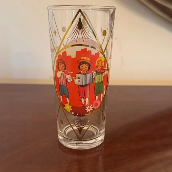 Disneyland Glass Set with Gold Accents – set of five - Picture 7 of 9